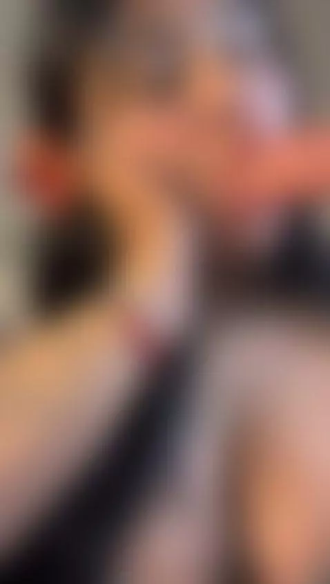 I'm online, the first one to answer me gets a gift 🤗 by dulcinea-2