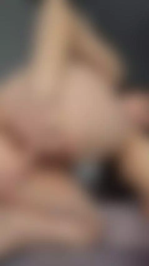 The only thing I want on me is you by vinellvoss