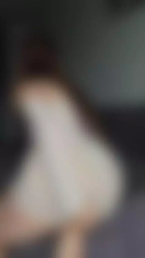 Brunettes look good from every angle by vinellvoss