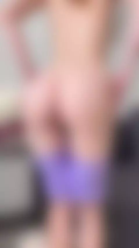 Haven’t had my booty eaten in a while… any volunteers? ;) by yourrosalia