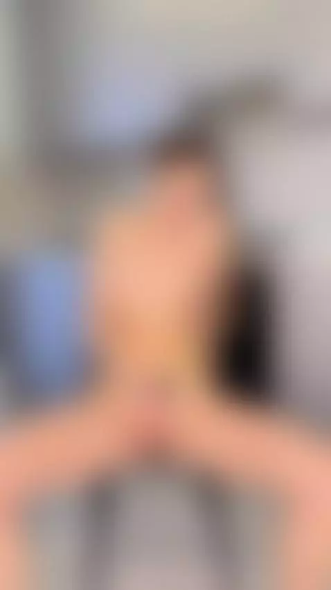 I love men who are obsessed with eating pussy ;) by yourrosalia