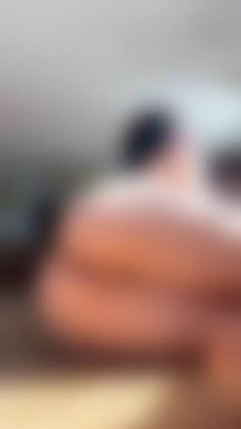 I wonder how many men have jerked off to my ass by yourrosalia