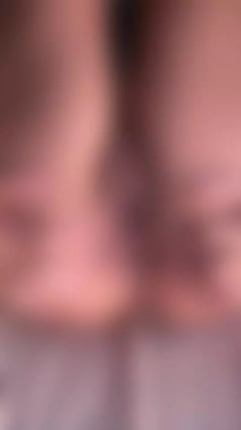 pussy spread by roshellesweety