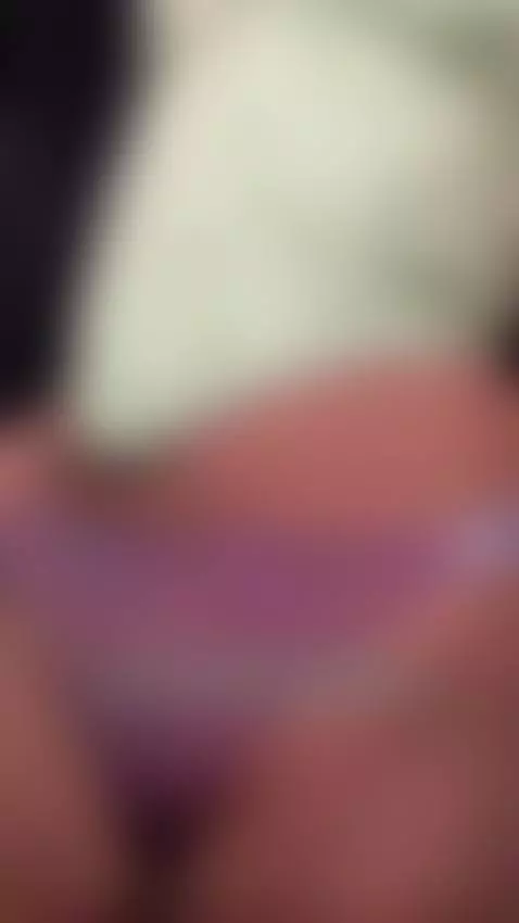 look at my hairy pussy by roshellesweety