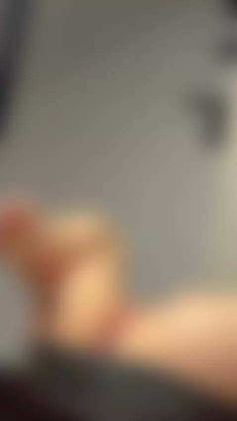 feet or pussy? by magylolli