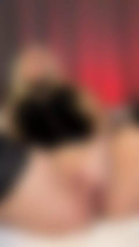 I get way naughtier on OnlyFans, bio link 🔥 by scarlettcross