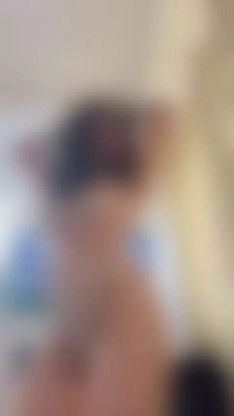 sexy skynny wants intense twerking by amaraxabel