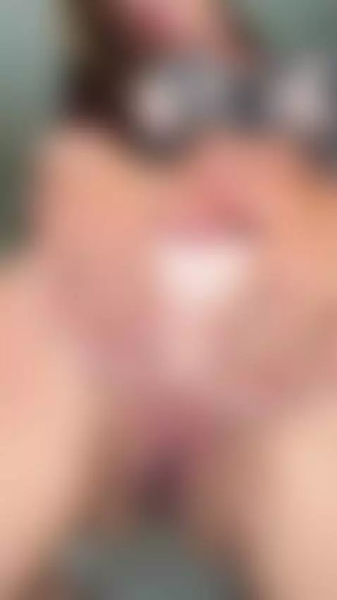 What two words come to mind when you see my pussy by ritamilf