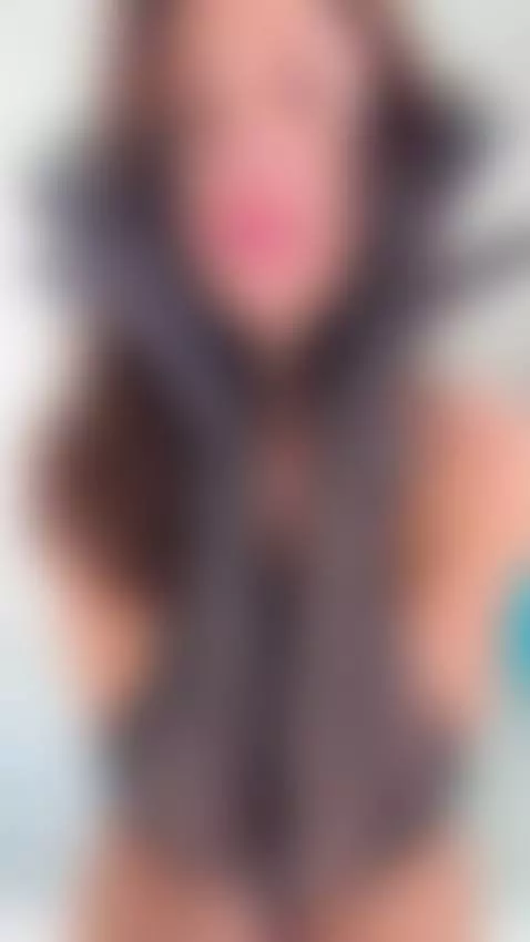 You get home and see me... Are you staying or leaving? by ritamilf