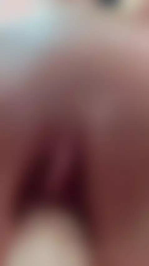 Look at my pussy stretch as it goes in by eveliinaa