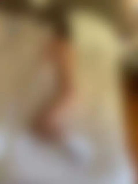 Be honest, would you fuck me on a first date? by ericacute