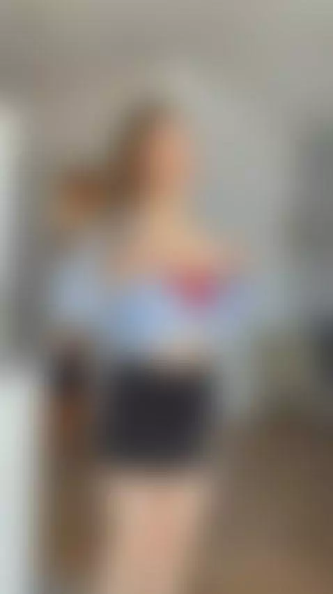 💦My long brown hair and tight body ready for you 🔥 Join OF by kattydesiire