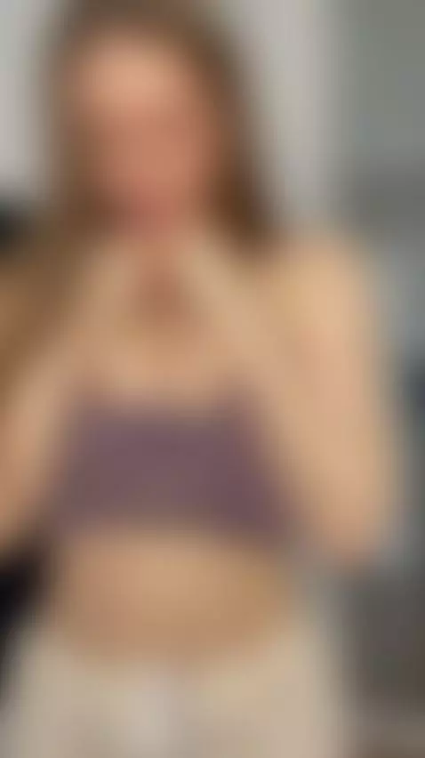 🔥Young brunette arching deep 💦 See OF by kattydesiire