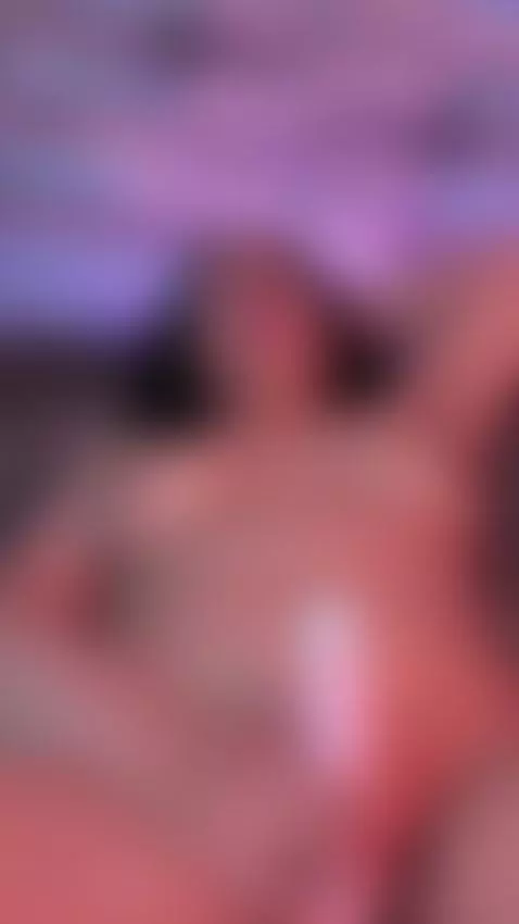 I love to vibrate my clitoris until my whole vagina moves an... by zamariah