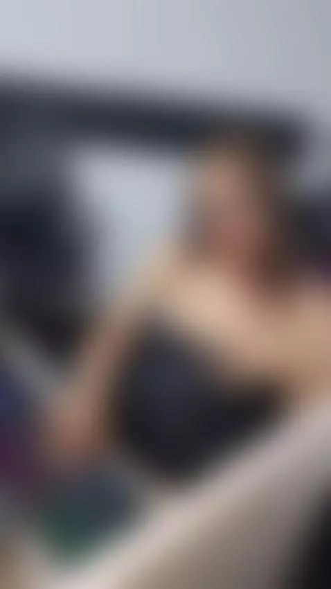 hottestt secretary !! by zamariah