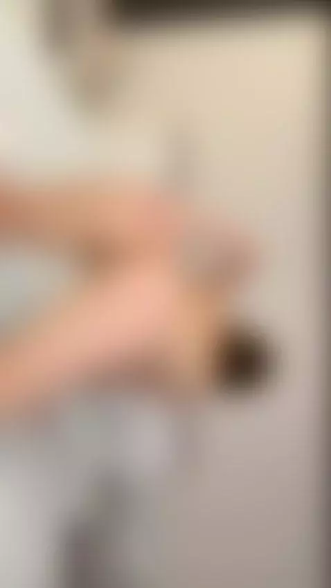 I’m always online there 😘 Message me on OnlyFans by anniemorricone