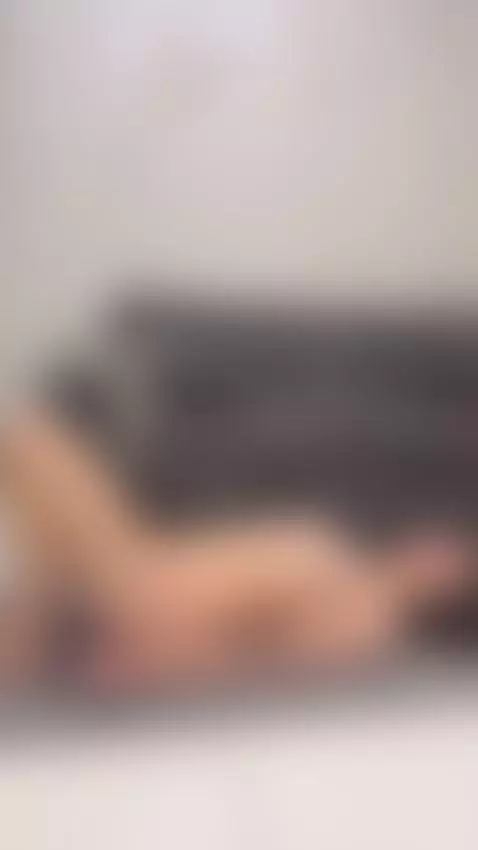 You’re not shy, are you? Prove it — write me on OnlyFans 💌 by anniemorricone