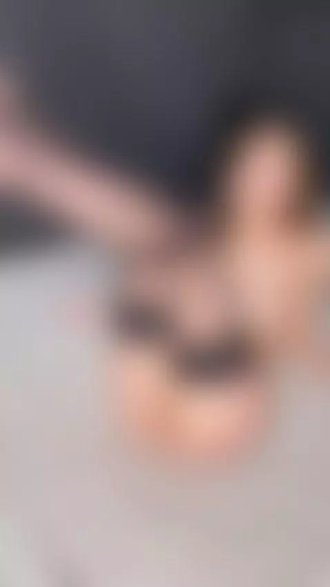 Just a quiet moment… with a loud body 🙊💃 by anniemorricone