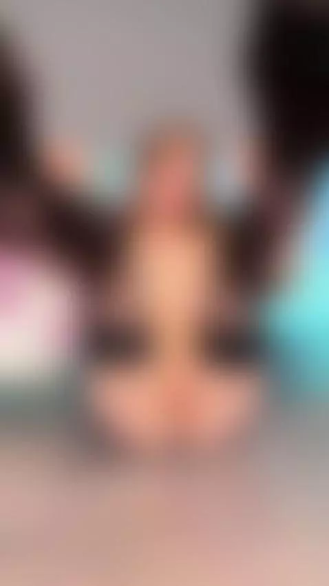 I like it when you look… even better when you want more 😘 by anniemorricone