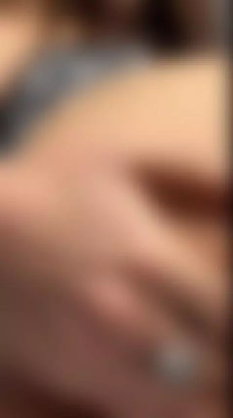 Tell me, do you like brunettes with character?
Then OnlyFans... by eliafire