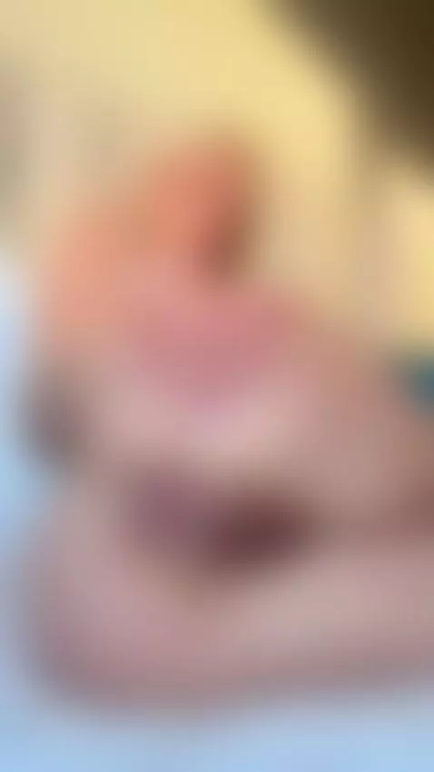 A little flirting never hurt anyone 💋

But my OnlyFans might... by eliafire