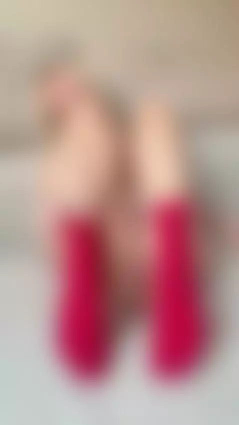 FEET GLEAM AS SWEETIETHEIA SUCKS ROUGH COCK by eliafire