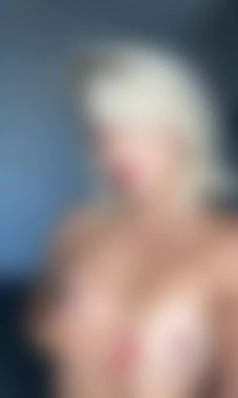 My skin brightens under patient light 💧💫 by alinahart