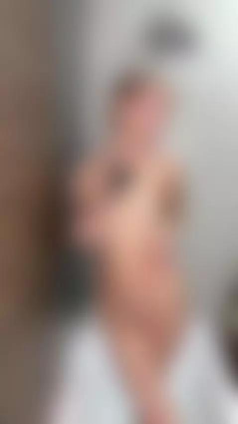 My skin hums beneath soft heat 😏🔥 by alinahart