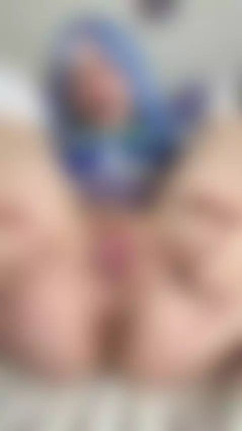 I'm starving for a hard, juicy cock by gingerchloe