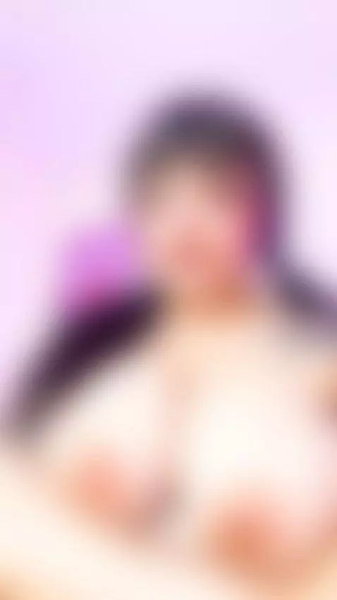 I have something in my eyes that catches 👀 by naeniademon