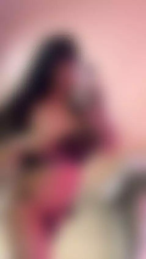 What was the first thing you noticed? 👀 by naeniademon