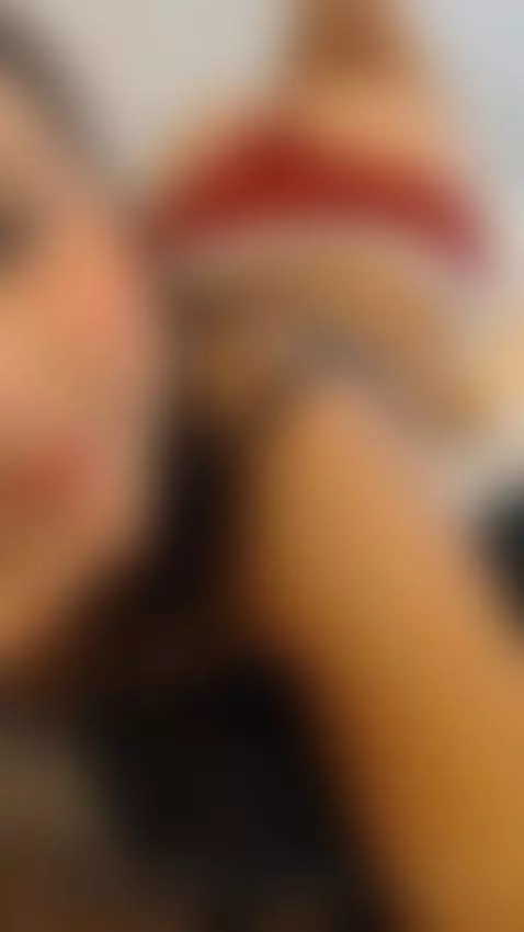 Do u wanna kiss me? by alejandra-loppez