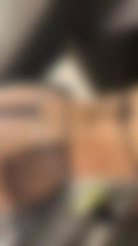 Online  cammodels.com/cam/BambieRosse by vyctoriarosse