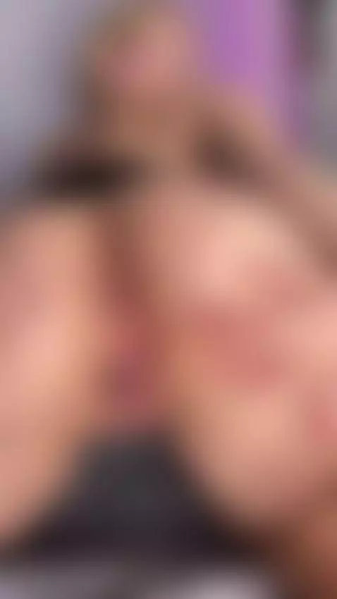 Just a slutty and playful girl by itsmillie