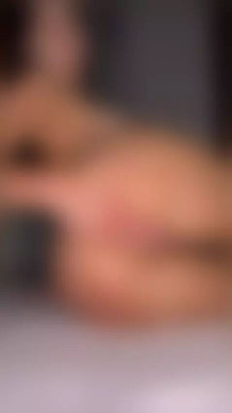 This beautiful slut should always be in your focus by skyamina