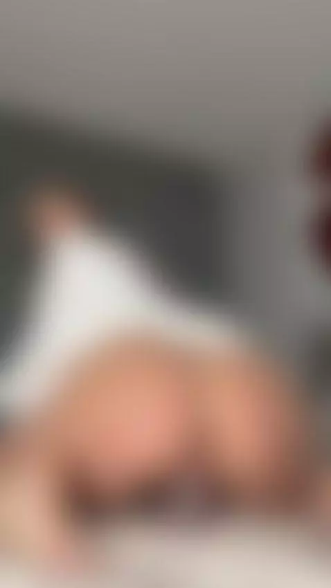 pushed my favorite clear dildo deep inside my pussy 🔥 by skyamina