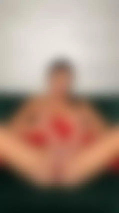 Come closer while I show off my pussy and make everything ev... by skyamina