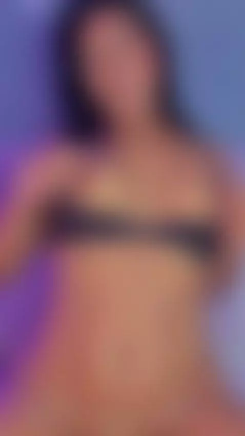 Look at me closely… this picture wasn’t an accident 💋💫 https... by daphnevenus