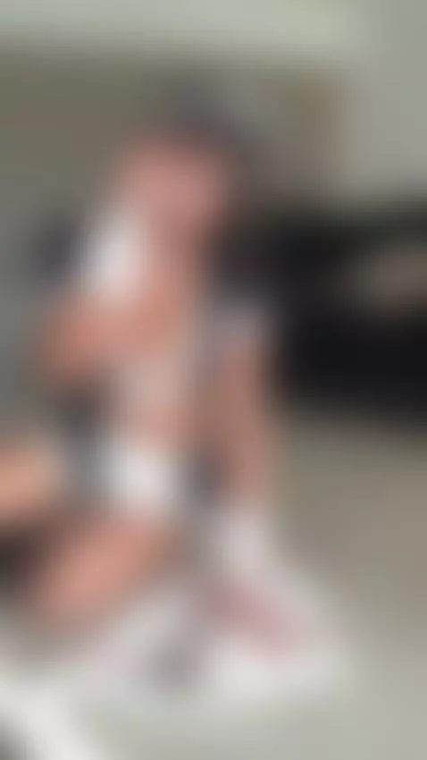 Do you need your house cleaned? 🧹🥵 by kylimew