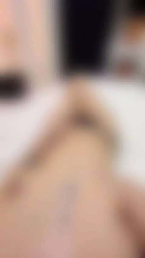 I need a man who loves to eat pussy for breakfast by kiraglow