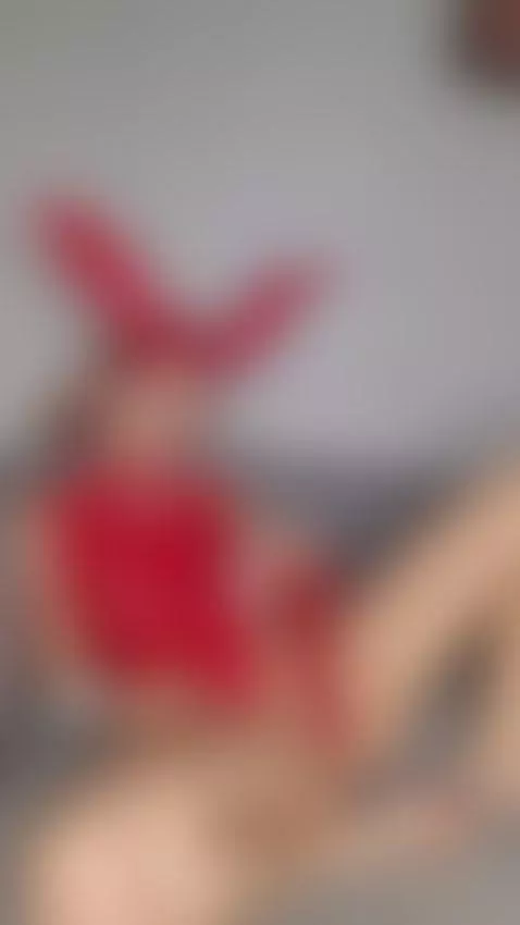 I undress slowly when I’m thinking of you 💭 by lollytate