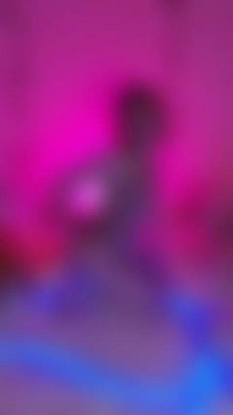 I breathe warmth into the golden haze 💦🩶 by lollytate