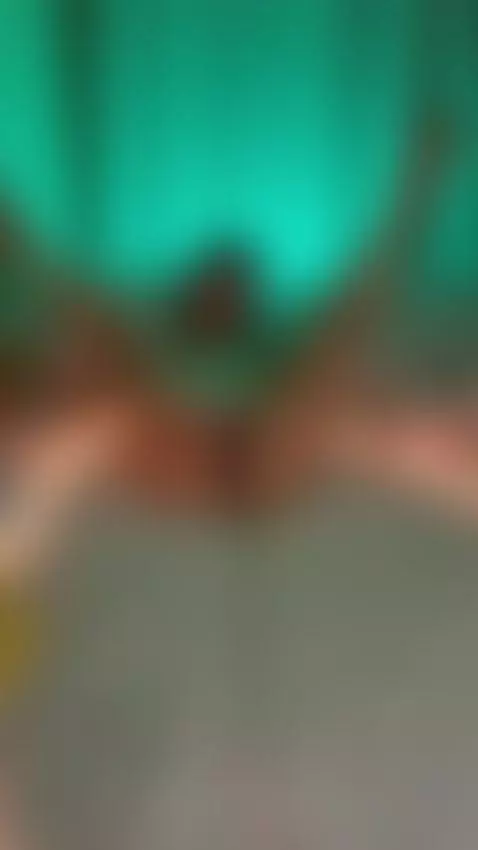 The room fills with slow sounds 💋🌙 by lollytate