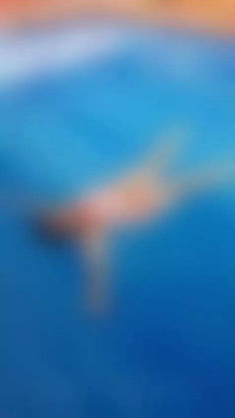 How delicious! A lovely treat here in this pool 🤤 by hannawells