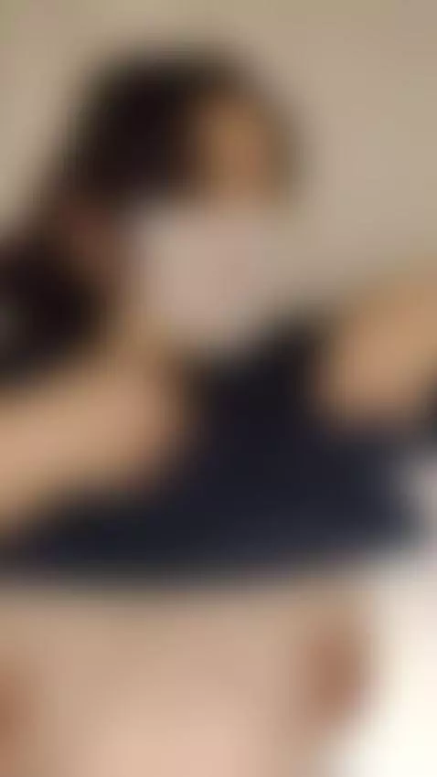 I want you to come play with my tits before my workout 😳👉👈 by nanavelvet