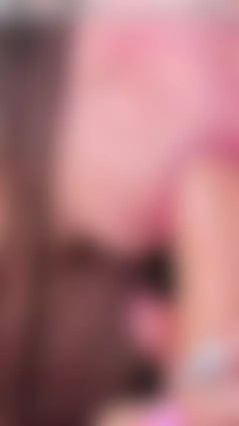 Hot girl here! by nahimithompson