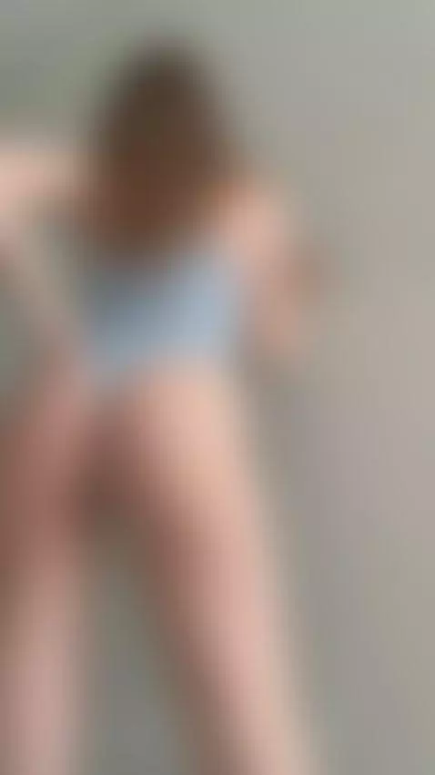 🔥Blonde grinding her thick ass slow 🍑 Unlock OF by liagrace