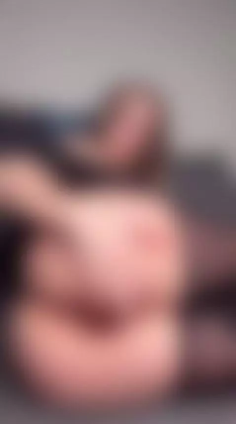 💦Curvy blonde spreading wide and slow 🍑 See OF by liagrace