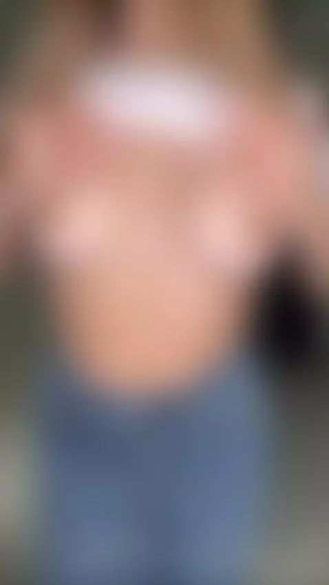 She lights up more than just the screen 💥😏 Subscribe! by liagrace