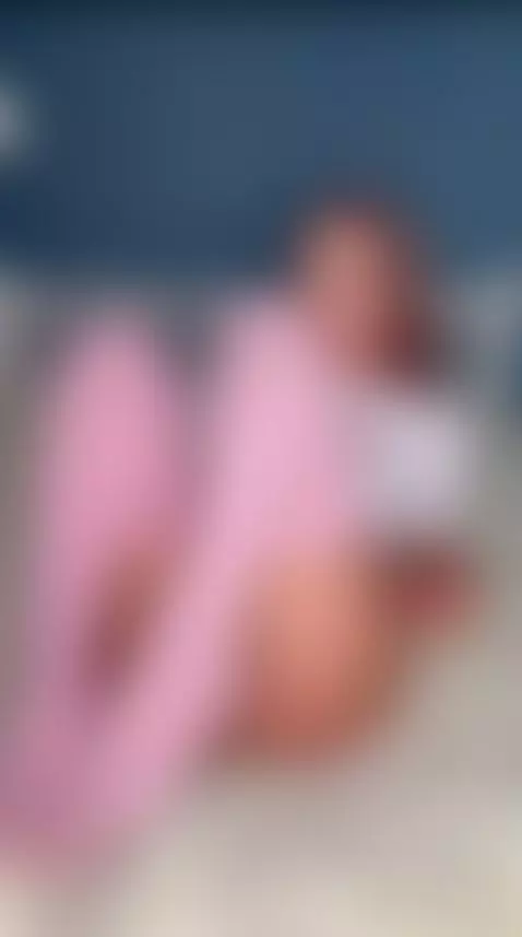 Just a little flirt in your feed 💕 by liagrace